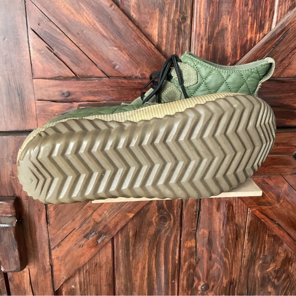 Sorel OUT AND ABOUT Green Waterproof Quilted Lace-Up Duck Boots - Picture 5 of 8